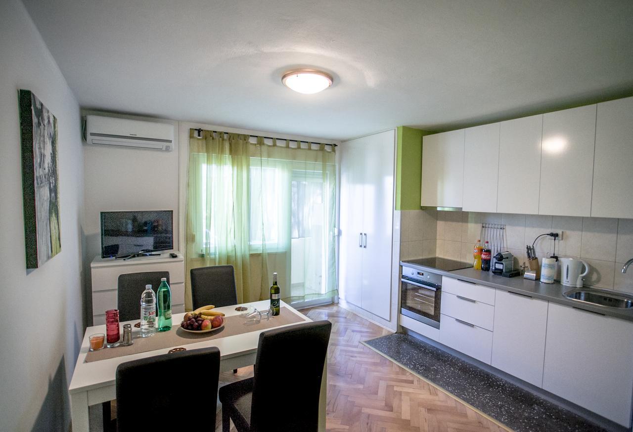 Apartment Omis Holiday Exteriör bild