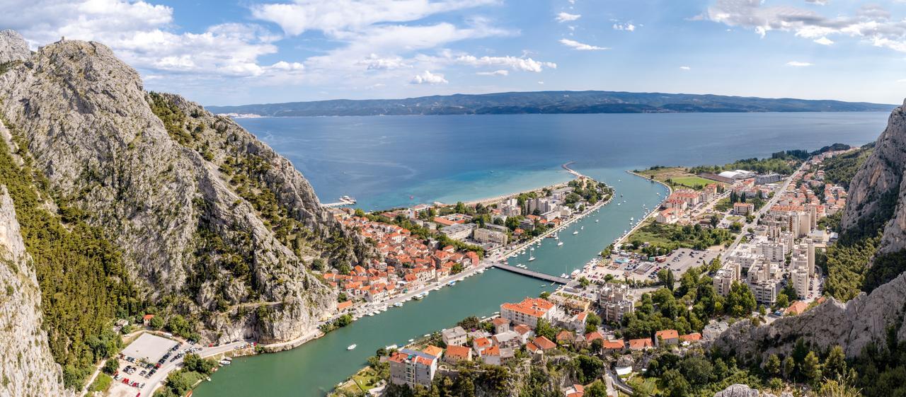 Apartment Omis Holiday Exteriör bild