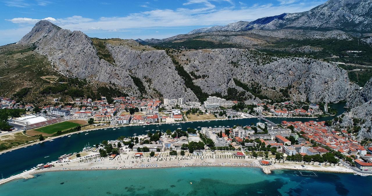 Apartment Omis Holiday Exteriör bild