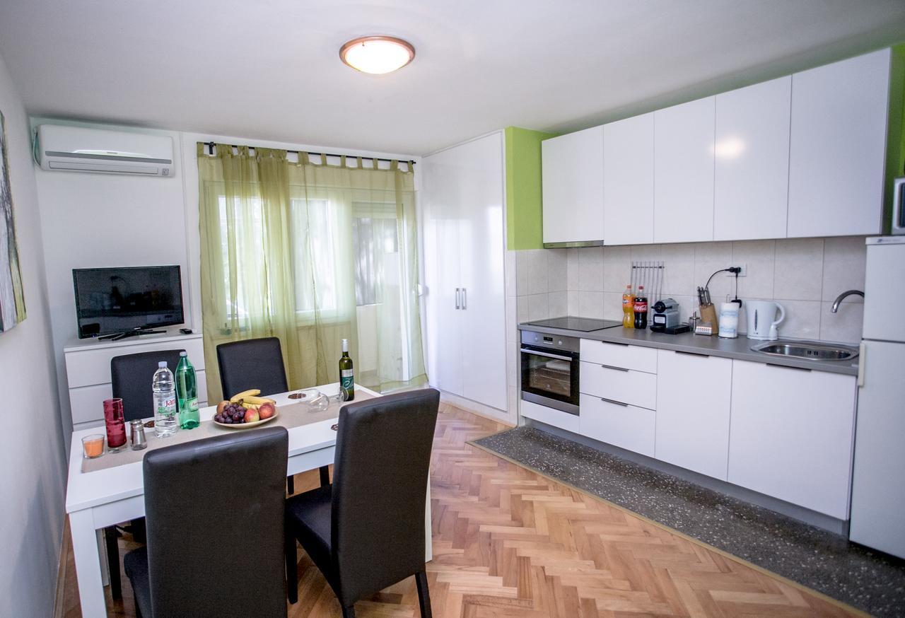 Apartment Omis Holiday Exteriör bild