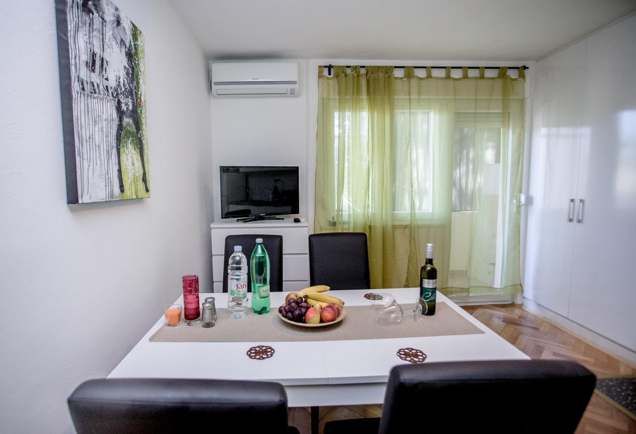 Apartment Omis Holiday Exteriör bild