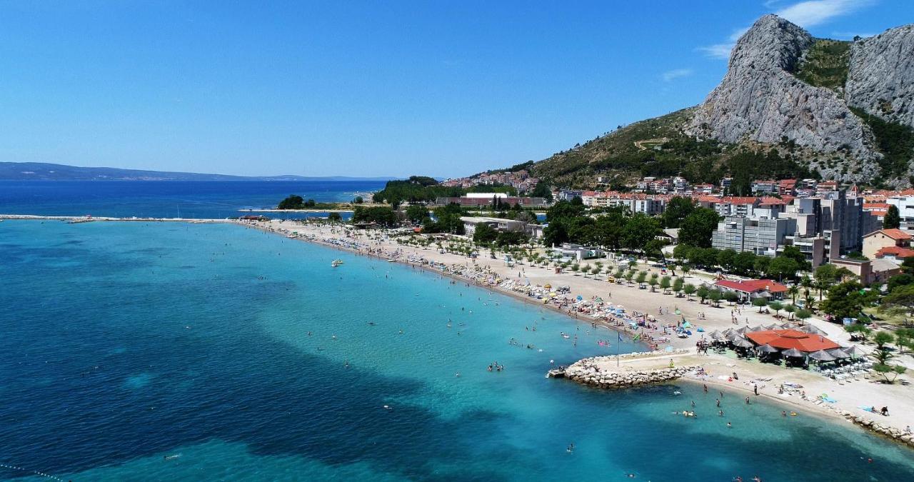 Apartment Omis Holiday Exteriör bild