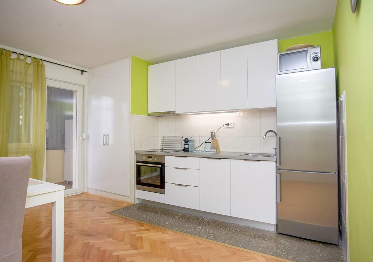 Apartment Omis Holiday Exteriör bild
